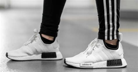 7 Cara Cek Sepatu Adidas Asli agar Tidak Tertipu.